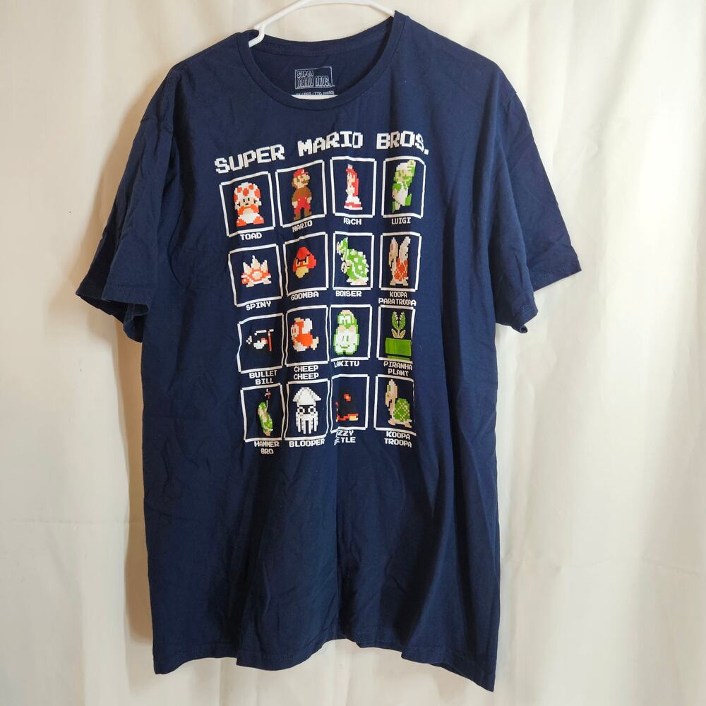 Super Mario Bros Size 2XLarge t-shirt